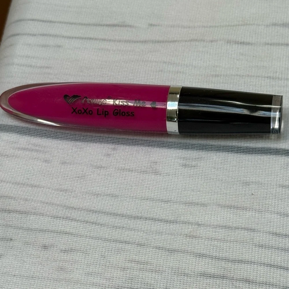 XOXO Pink Lip Gloss Vibrant Shine